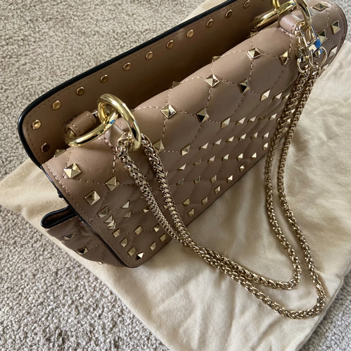 Beige väska skinn och nitar - 90