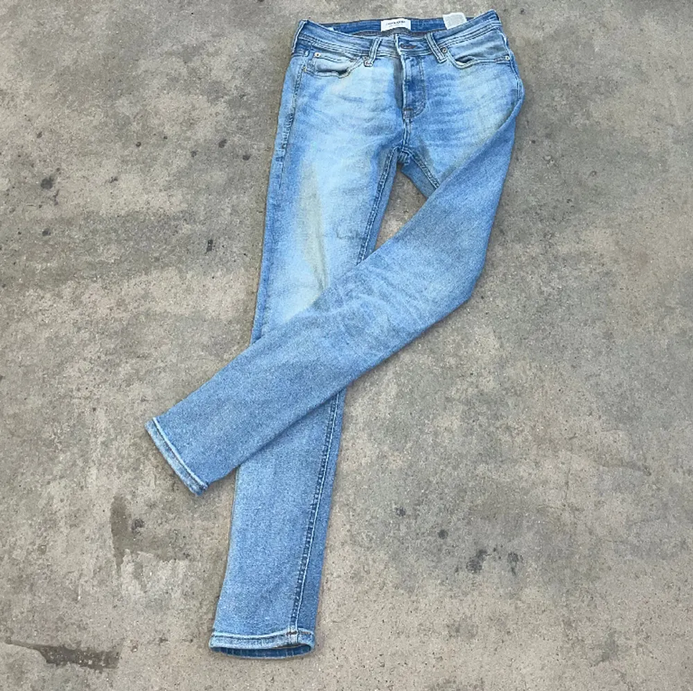 Jack & Jones jeans, 9/10 skick. Sitter riktigt bra🌟 Storlek S  . Jeans & Byxor.