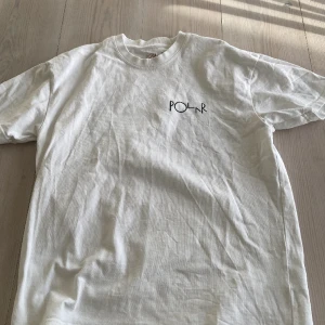 Polar T-shirt - Polar Skate T-shirt i tjockare material. Storlek XS Inga defekter, använd 1-2 gånger
