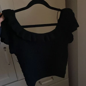 Stickad topp - Jätte gullig topp från hm i ett lite tjockare stickat material. Inga defekter alls