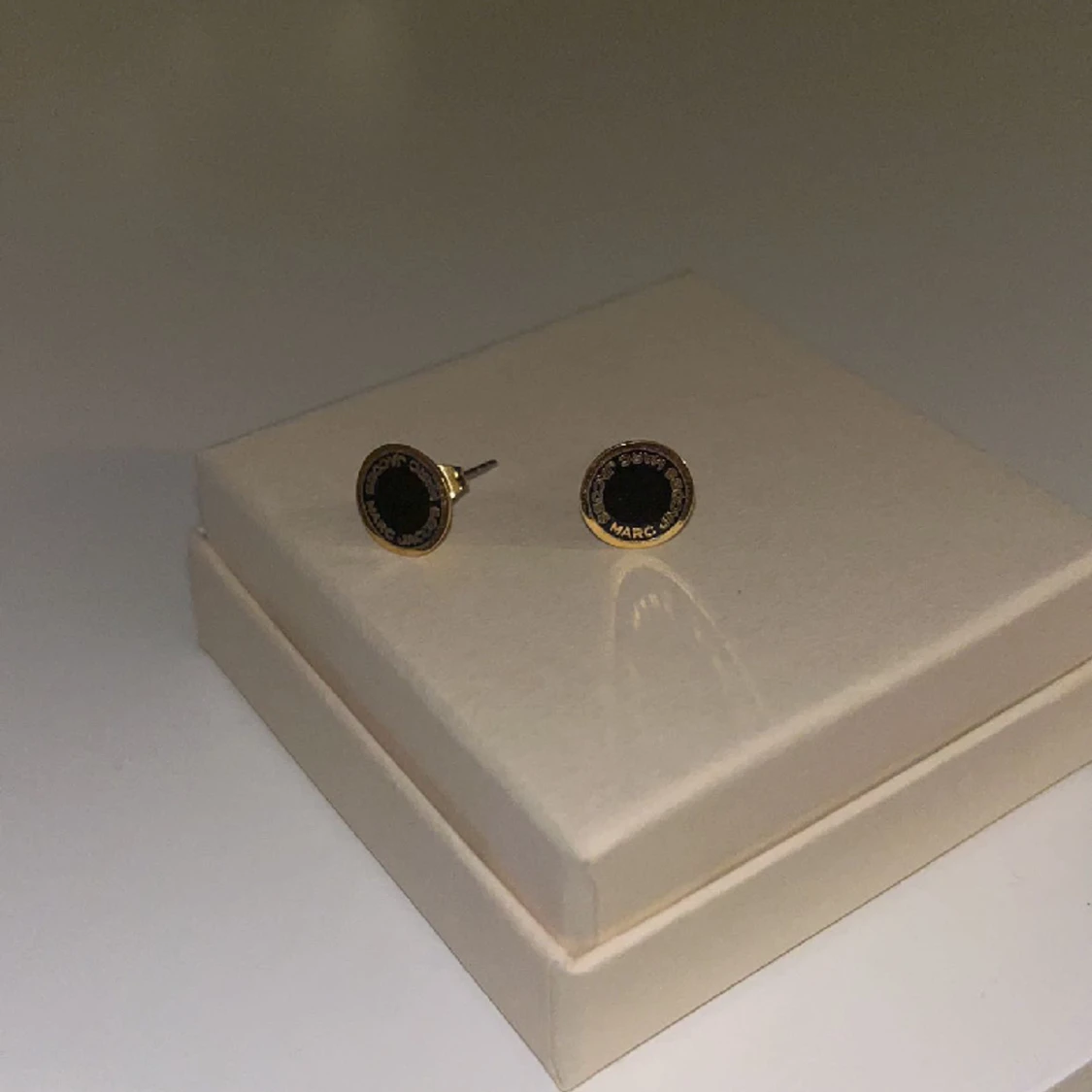 Marc Jacobs örhängen 