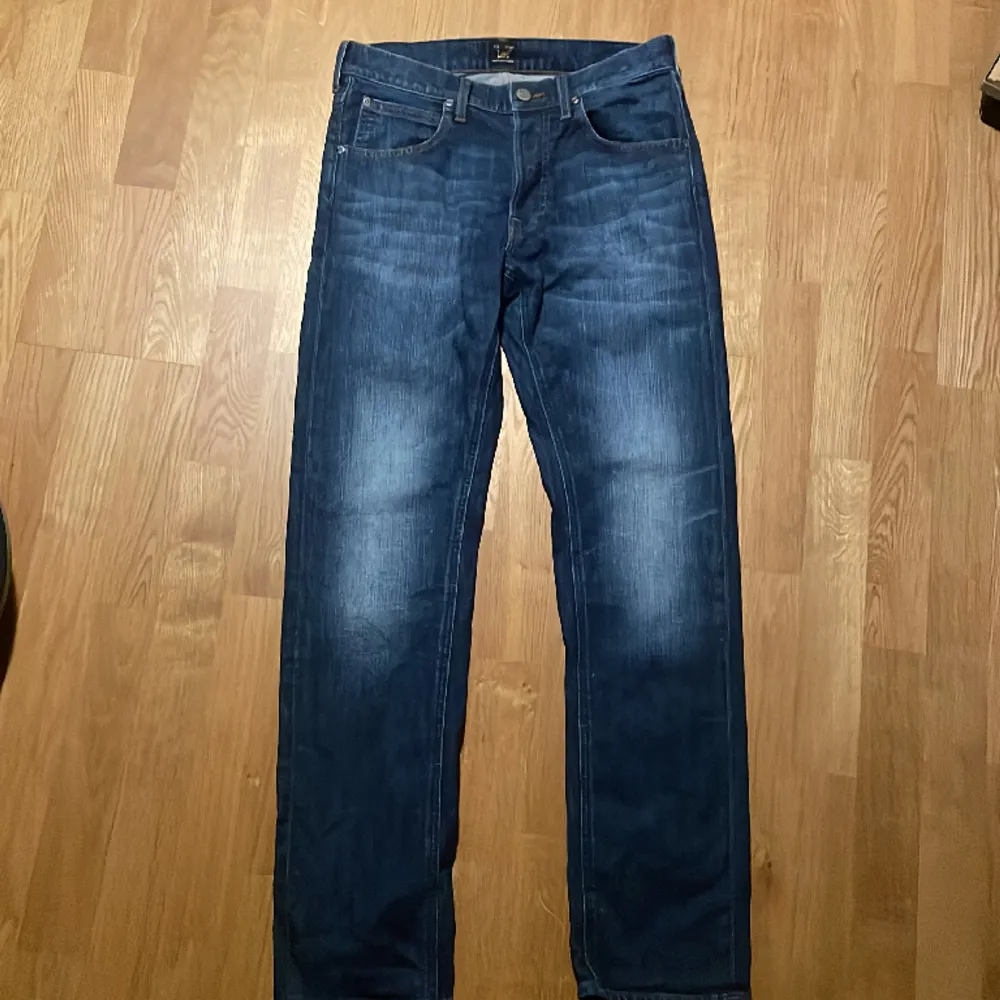 Snygga Lee jeans i bra skick, skicka meddelande för mer info. Jeans & Byxor.
