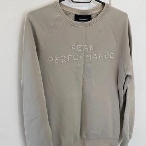 Peak Performance Sweatshirt  - Storlek S, i bra skick