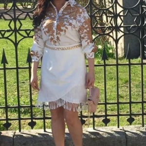 Boho bohemisk look fransar broderier blus skjorta kjol - Storlek M.Obs! Guld skärpet ingår ej