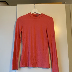 Tröja - Superfin rosa turtleneck från Nelly💕