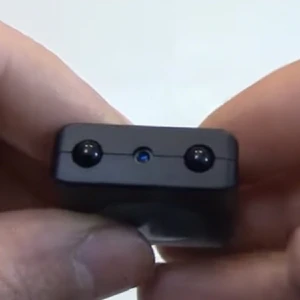 Kamera  - Övervakning/spion kamera Lite seg på mitt internet men ditt internet kanske den fungerar bättre på. Trådlös så du kan se live från vart som helst. Om du har ett minneskort sparas alla inspelningar. 🩷