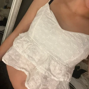 Söt topp🤍🤍 - Fin sommar topp i toppskick 🤗💕 pris kan diskuteras 