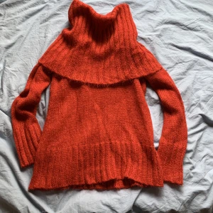 Stickad tröja - Stickad tröja i skönt material. 