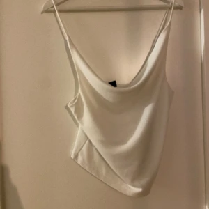 Vit topp - Använd, men i fint skick.