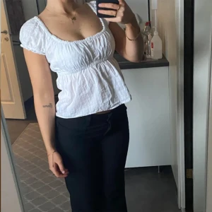 Topp - Topp från H&M. Storlek xs. Fint skick. 