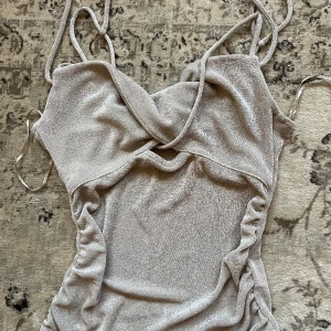 Fest topp! - Glittrig fest topp fr Bikbok