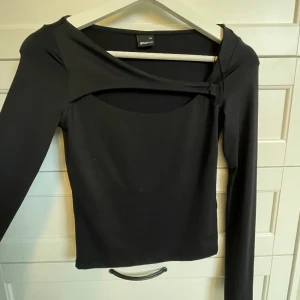 Gina tricot tröja - Ej använd, kort i armarna för mig