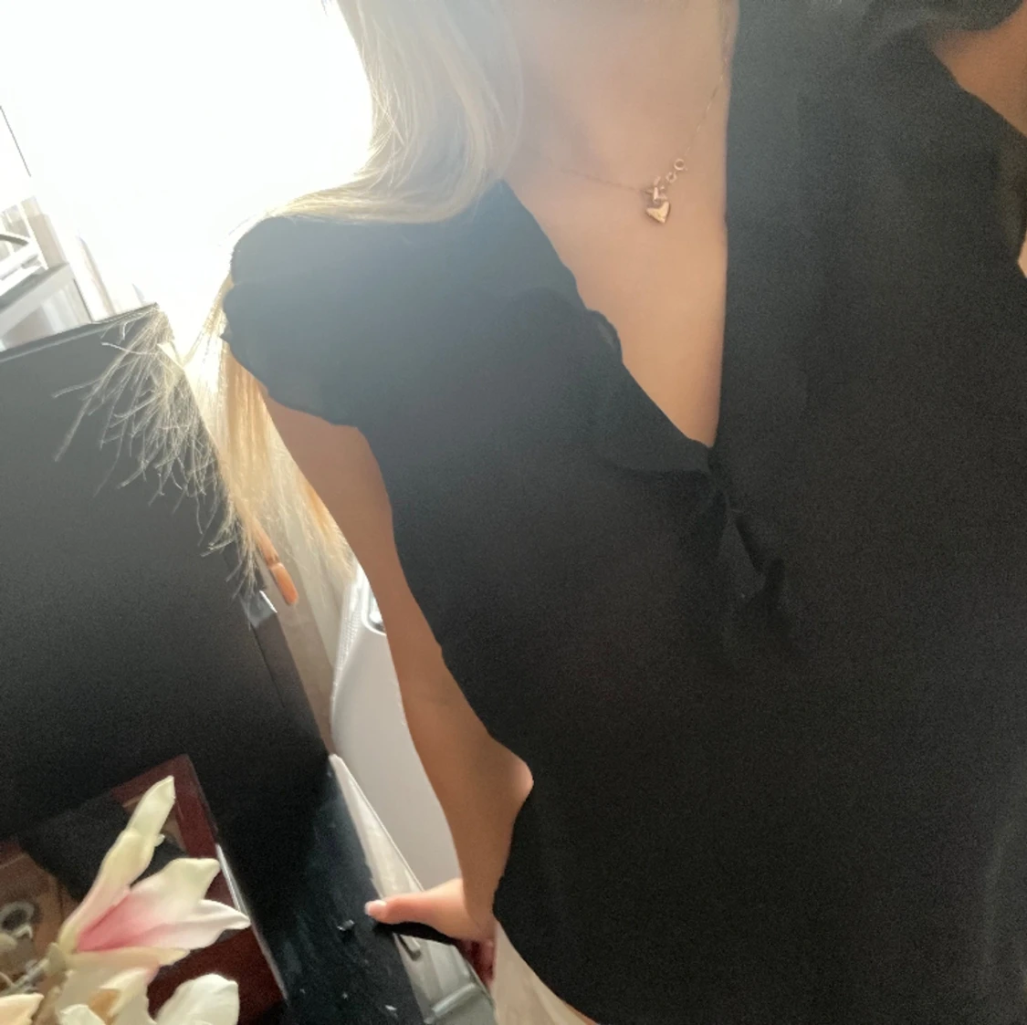 Blus med volanger  - 90