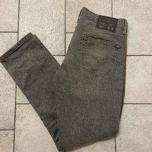 Feta Levi’s jeans  W32 L32  Model: 511  I bra skick