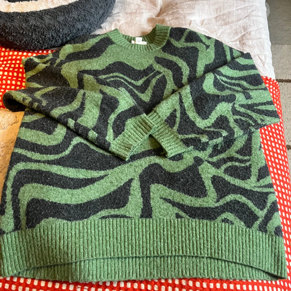 Stickad mönstrad tröja Monki