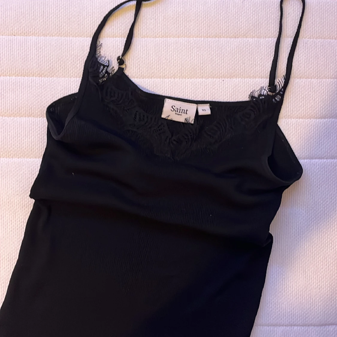 Fint linne med spets  - 90