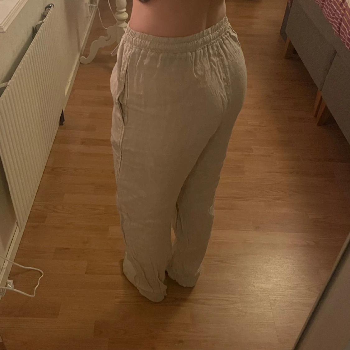 Beige linnebyxa - 90