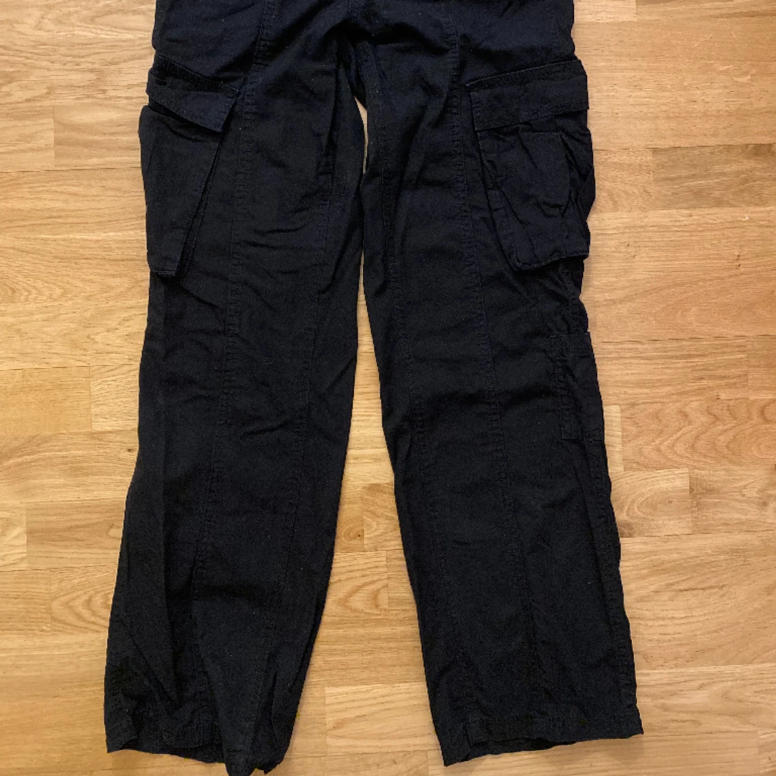 Lågmidjade cargobyxor  - 90