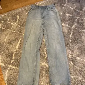 Ett par jeans från HM utan defekter. Skriv privat för mer info😊❤️