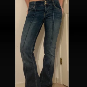 Lågmidjade bootcut jeans - Super snygga 🥰