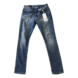 Dondup jeans - Säljer dondup george i nyskick med tags självklart äkta skriv om det är något!
