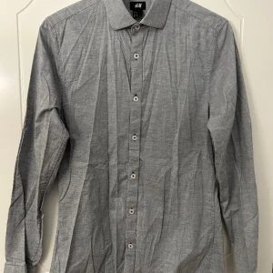 Skjorta - Knappt använd / nyskick