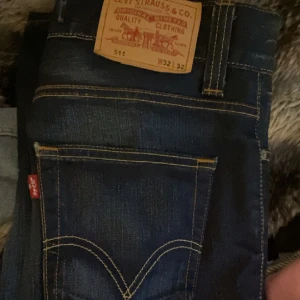 Lowwaist levis bootcut jeans - Skitsnygga lågmidjade bootcut jeans från levis. Storlek 38. Bra skick och bekväma 