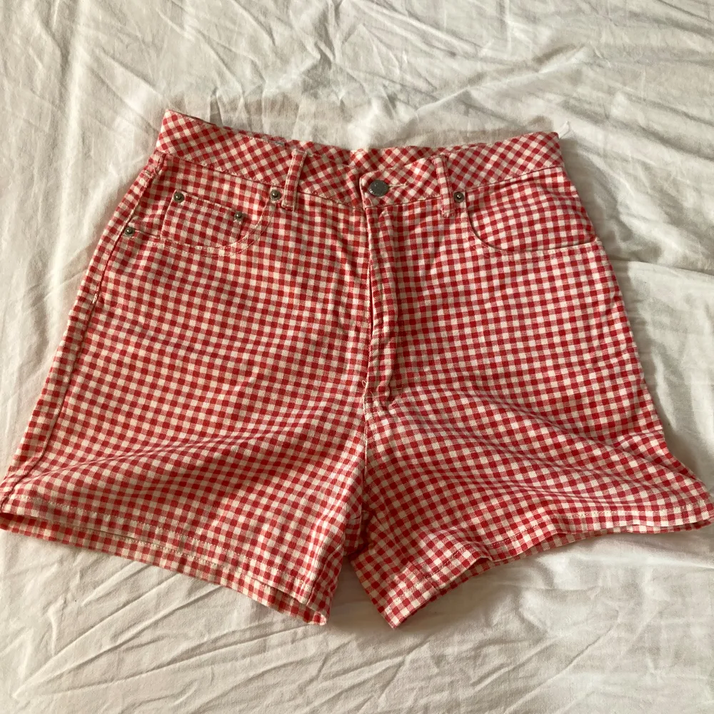 Perfekt skick från esprit. Pris kan diskuteras💞. Shorts.