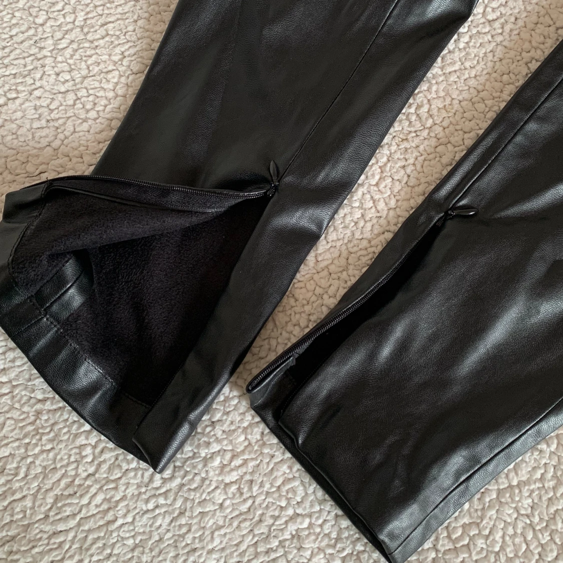 ZARA Limited Edition svart PU läder jumpsuit - 91