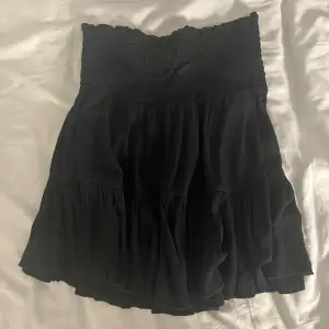 Jättefin kjol knappt använd och säljer asbilligy