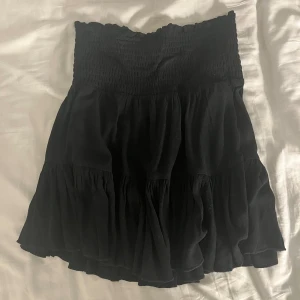 Jättefin kjol - Jättefin kjol knappt använd och säljer asbilligy