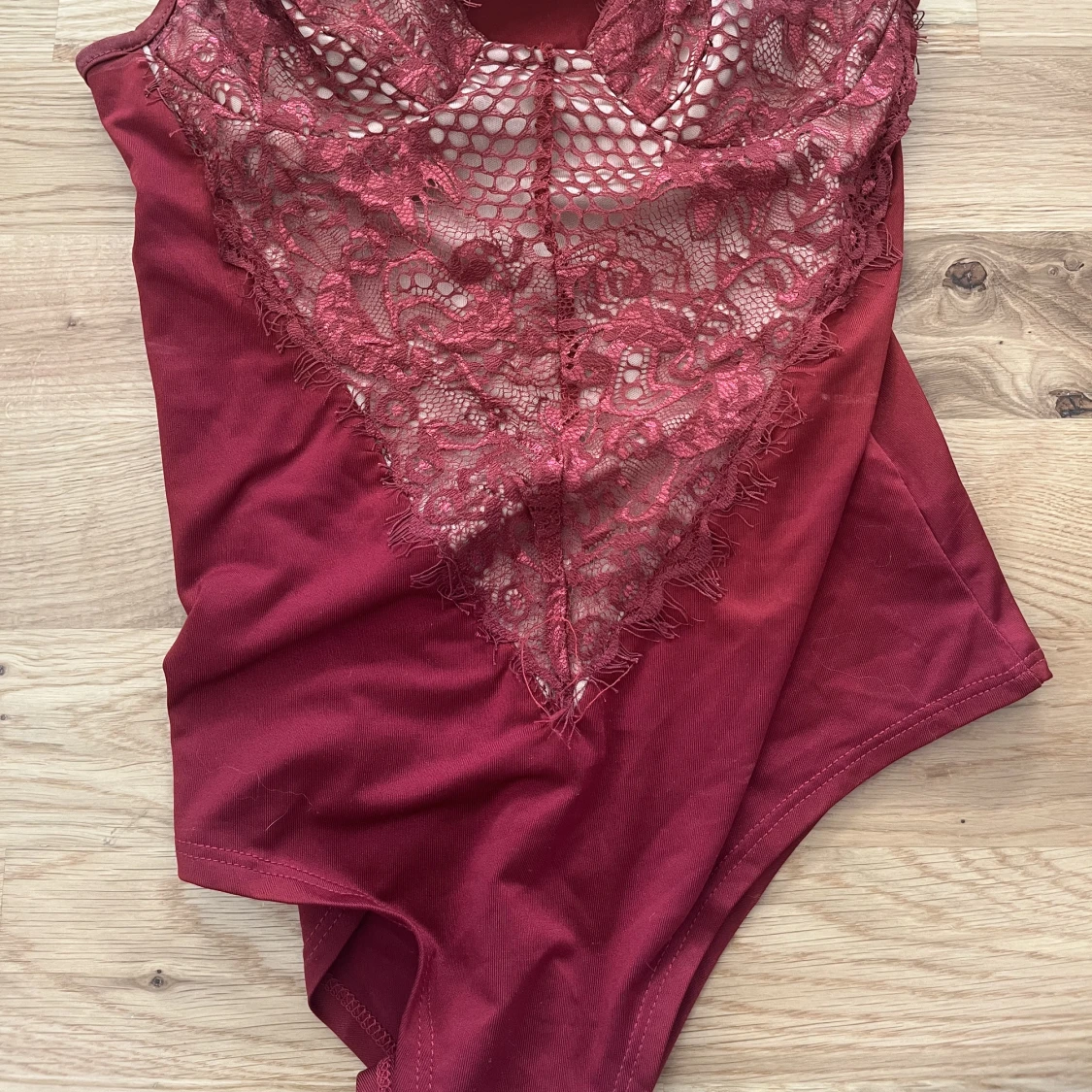 Vinröd bodysuit - 91