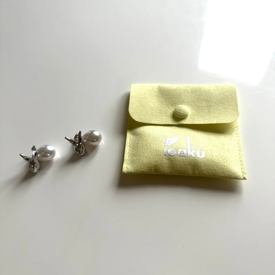 Ioaku örhängen silver limited edition  - 90