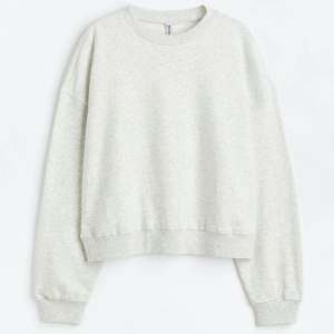 Ljusgrå sweatshirt i storlek XXS. Nypris 129kr från H&M, oanvänd. 