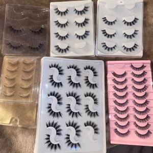 Lösögonfransar  - Säljer 6 stycka lösögonfransar, de fransar jag har testat har jag tagit bort så alla de som finns är helt oanvända😍🥰Passa på, bra pris🤩