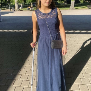 Balklänning nytt skick!! - köpte den till balen och har använt 1 gång, stl 36. Pris kan diskuteras 🫶🏼