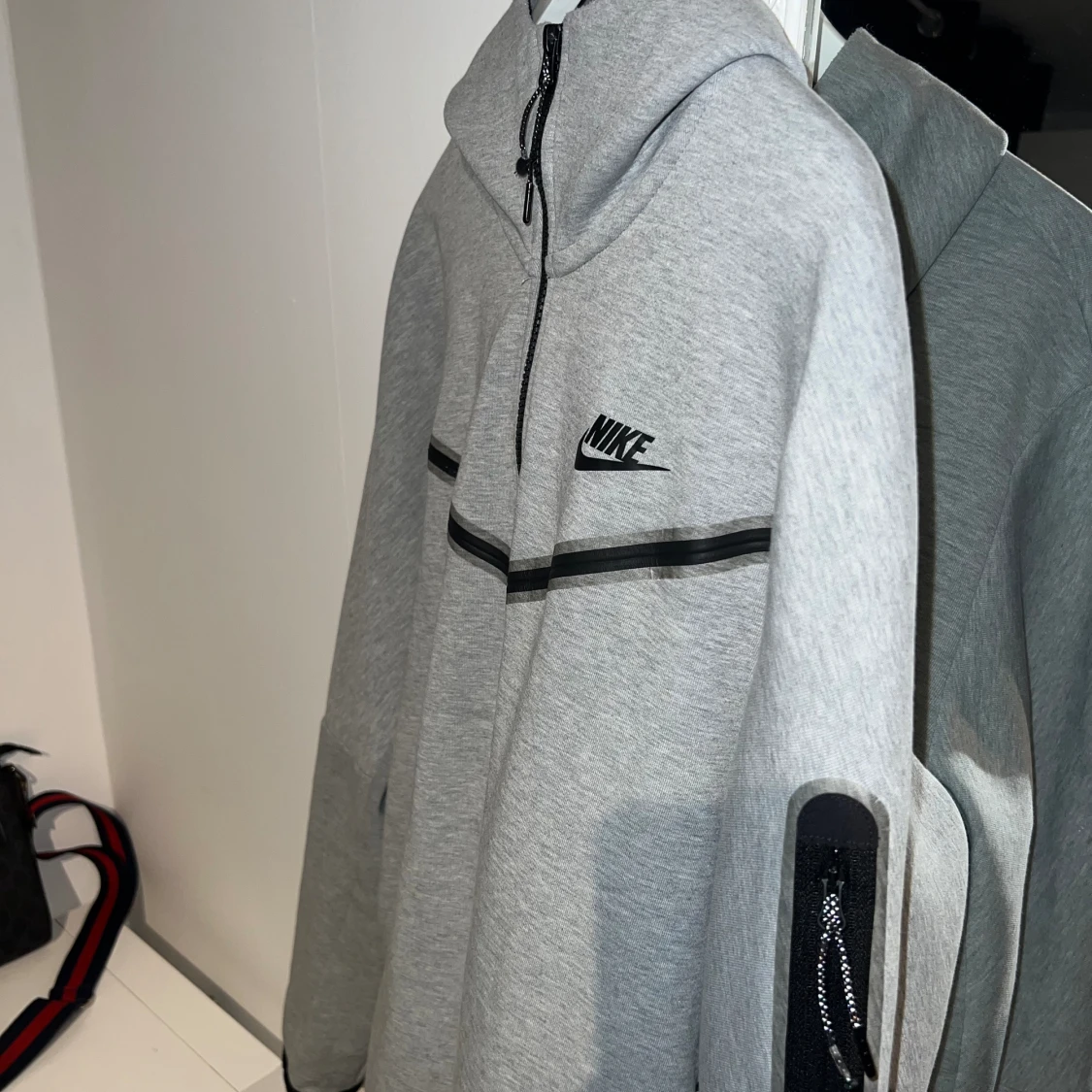 Nike tech fleece grå luvtröja  - 90