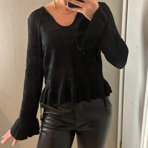 Virkad topp - Säljer denna topp från missay den är i nyskick 