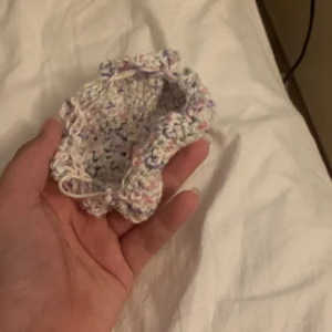 Virkad beholare - Den blev fel när jag virkade och därför vågig.💗