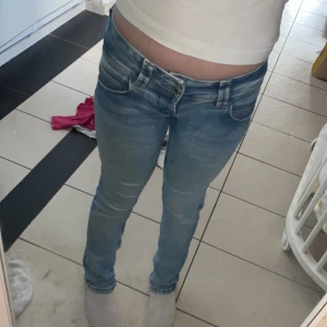 Pepe jeans  - Jätte fina jeans som jag tyvärr inte längre använder (köpte de för 1000)