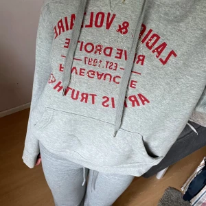 Zadig&voltaire - Zadig & voltaire hoodie! Storlek s, skriv om du har frågor 💞