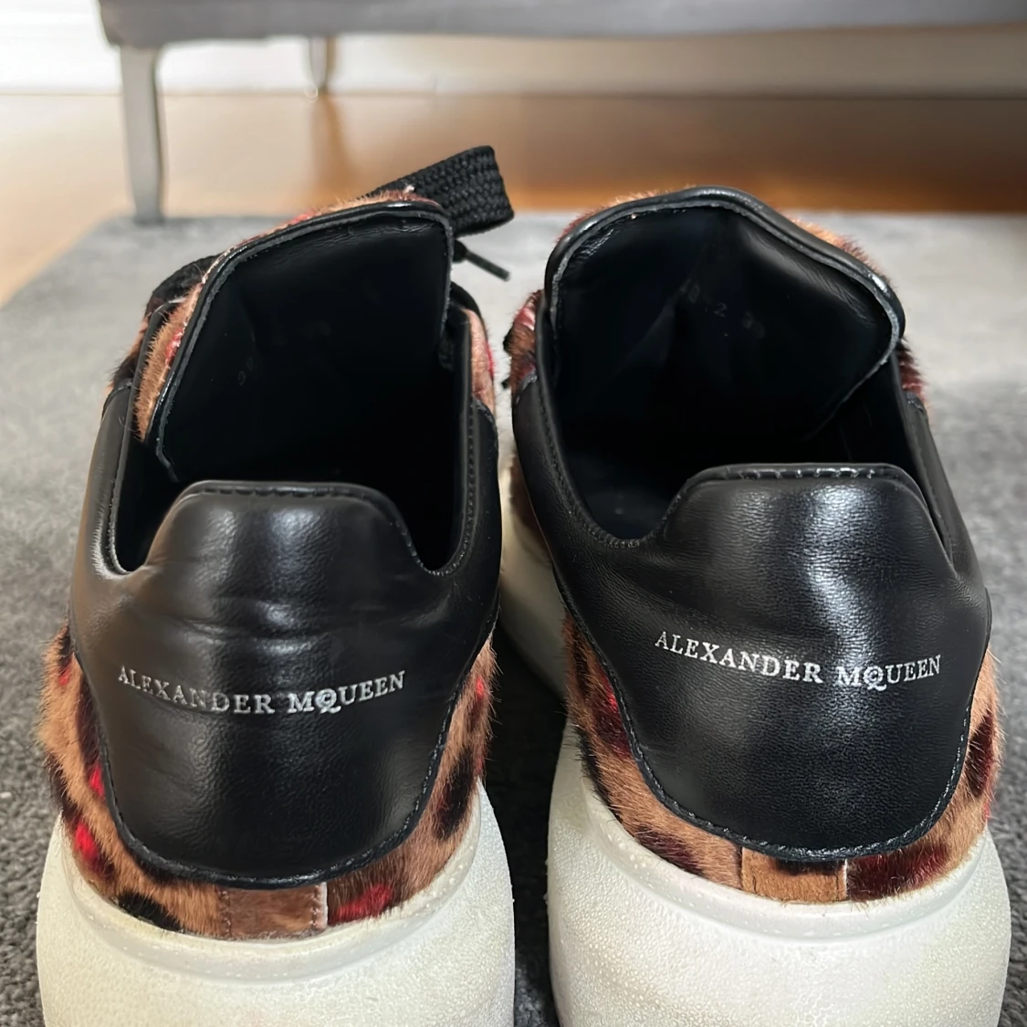 Alexander McQueen skor - 90