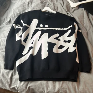 Stussy knitwear - Tyvärr var armarna för korta för mig så säljer den med en tår i ögat. Använd en gång