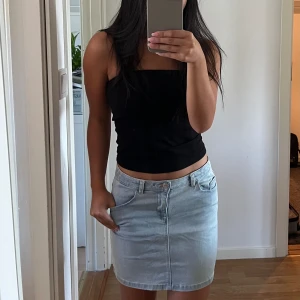 Ljusblå jeanskjol  - Mycket fint skick!!