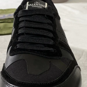 Valentino skor - Helt nya, aldrig använt men för stora för mig