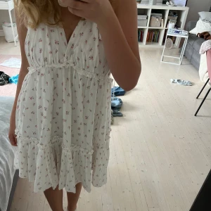 Halterneck klänning - Superfin sommarklänning!