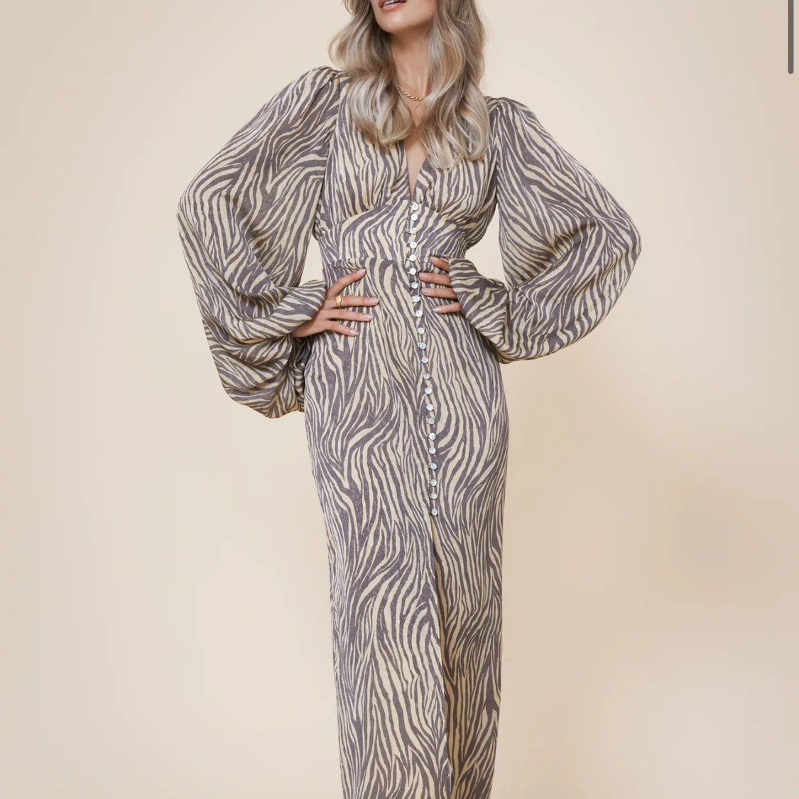 Adoore zebra klänning