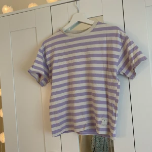 T-shirt - Jag säljer en t-shirt från zara i storlek 164.