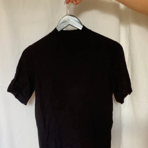 Stickad t shirt - Stickad t shirt från HM 