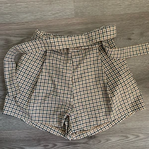 Shorts - Short med knytband, använt fåtal gånger 